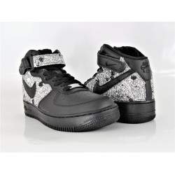 NIKE AIR FORCE 1 MID TOTAL...